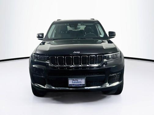 Diamond Black Crystal Pearlcoat 2023 Jeep Grand Cherokee L Limited