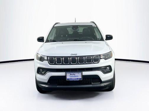 Bright White Clearcoat 2022 Jeep Compass Latitude