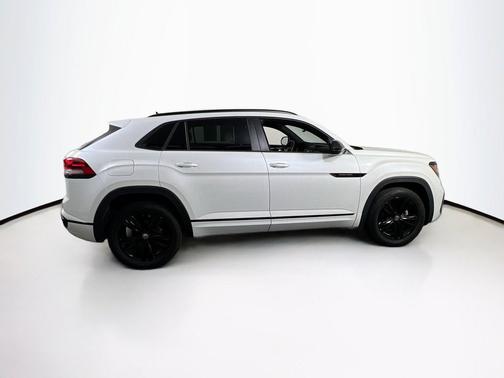 Opal White Pearl 2023 Volkswagen Atlas Cross Sport 2.0T SEL