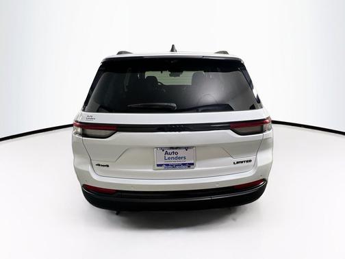 Bright White Clearcoat 2023 Jeep Grand Cherokee Limited