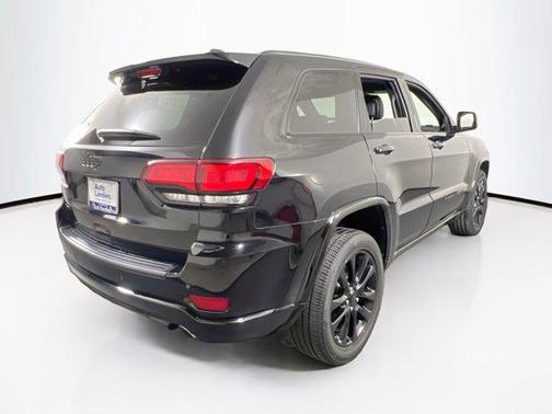 2022 Jeep Grand Cherokee Laredo