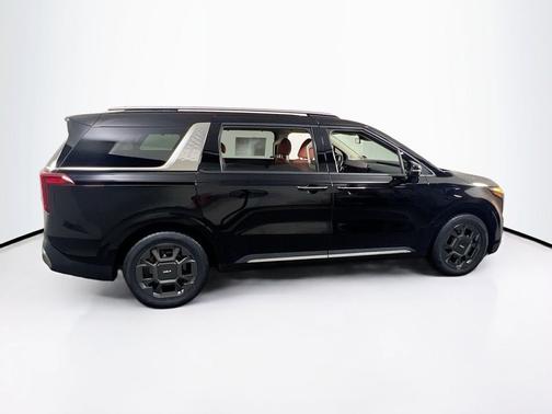 Aurora Black Pearl 2025 Kia Carnival Hybrid SX