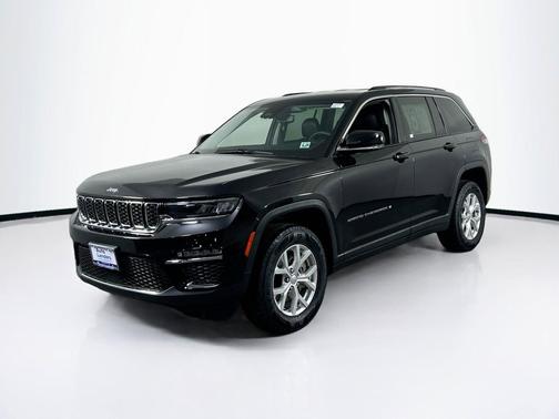 Diamond Black Crystal Pearlcoat 2023 Jeep Grand Cherokee Limited