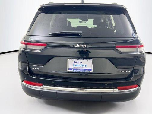 Diamond Black Crystal Pearlcoat 2023 Jeep Grand Cherokee Limited