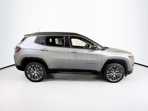 Billet Silver Metallic Clearcoat 2023 Jeep Compass Limited