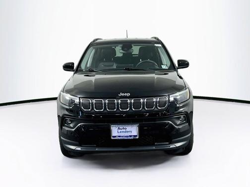 Diamond Black Crystal Pearlcoat 2022 Jeep Compass Latitude