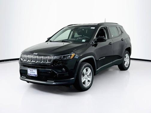 Diamond Black Crystal Pearlcoat 2022 Jeep Compass Latitude