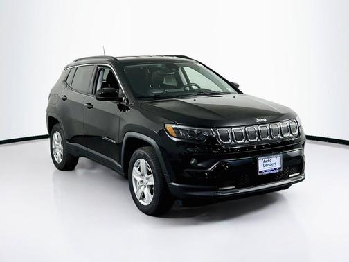 Diamond Black Crystal Pearlcoat 2022 Jeep Compass Latitude