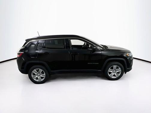 Diamond Black Crystal Pearlcoat 2022 Jeep Compass Latitude