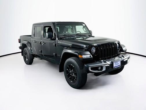 Black Clearcoat 2023 Jeep Gladiator Sport S