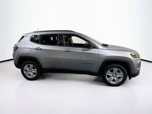 Billet Silver Metallic Clearcoat 2022 Jeep Compass Latitude