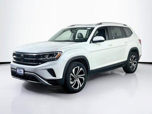 Opal White Pearl 2023 Volkswagen Atlas 3.6L SEL