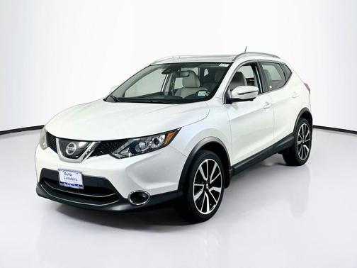 Pearl White Tricoat 2019 Nissan Rogue Sport SL