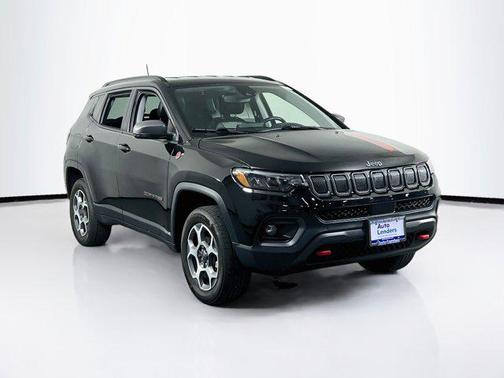 Diamond Black Crystal Pearlcoat 2022 Jeep Compass Trailhawk