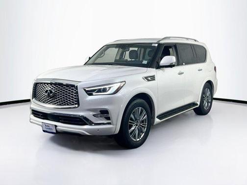 2022 INFINITI QX80 Luxe