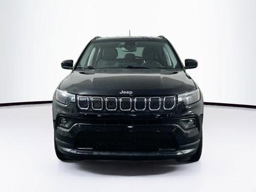 Diamond Black Crystal Pearlcoat 2022 Jeep Compass Latitude Lux