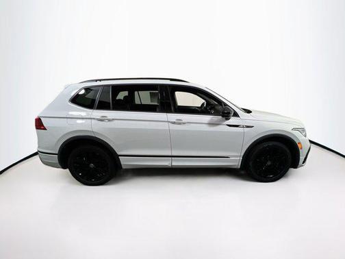 2022 Volkswagen Tiguan 2.0T SE R-Line Black 4MOTION