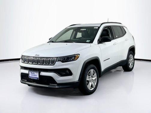 Bright White Clearcoat 2022 Jeep Compass Latitude