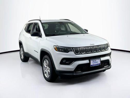 Bright White Clearcoat 2022 Jeep Compass Latitude