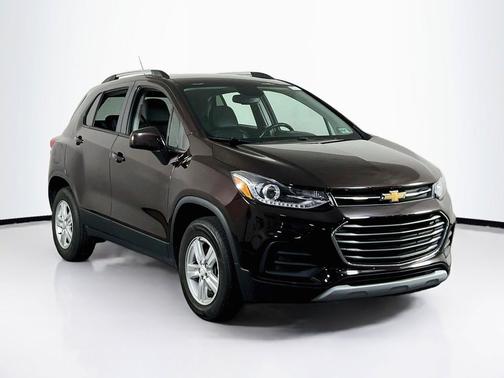 Black Cherry Metallic 2021 Chevrolet Trax LT