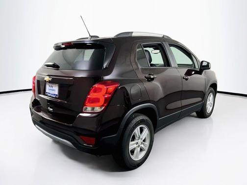 Black Cherry Metallic 2021 Chevrolet Trax LT