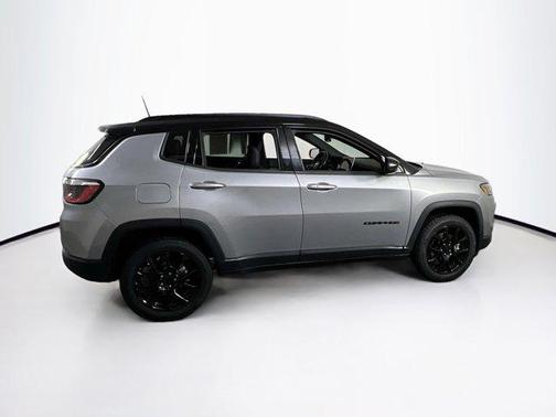 Billet Silver Metallic Clearcoat 2022 Jeep Compass Latitude