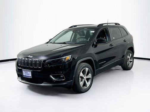 Diamond Black Crystal Pearlcoat 2022 Jeep Cherokee Limited