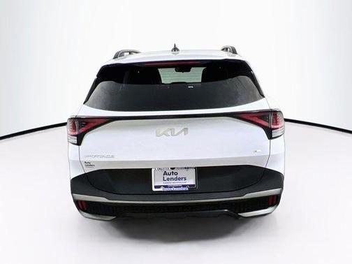 Glacial White Pearl 2023 Kia Sportage X-Line