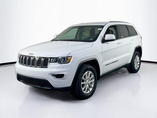 Bright White Clearcoat 2022 Jeep Grand Cherokee Laredo