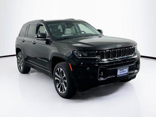 Diamond Black Crystal Pearlcoat 2023 Jeep Grand Cherokee Overland