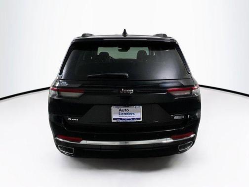 Diamond Black Crystal Pearlcoat 2023 Jeep Grand Cherokee Overland