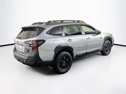 Ice Silver Metallic 2023 Subaru Outback Wilderness