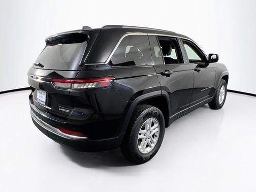 2022 Jeep Grand Cherokee Laredo
