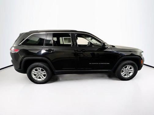 2022 Jeep Grand Cherokee Laredo