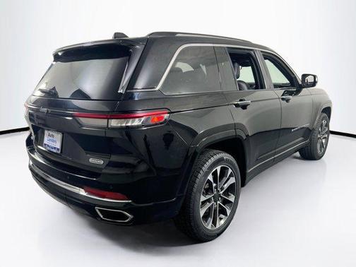 2022 Jeep Grand Cherokee Overland