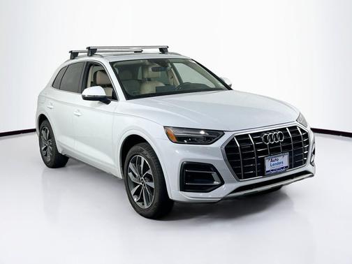 Glacier White Metallic 2021 Audi Q5 45 Premium