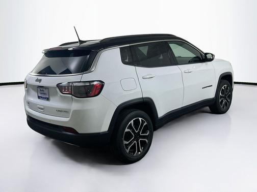 Bright White Clearcoat 2023 Jeep Compass Limited