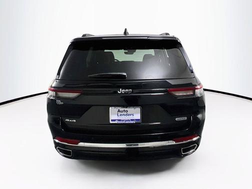 Diamond Black Crystal Pearlcoat 2023 Jeep Grand Cherokee Overland
