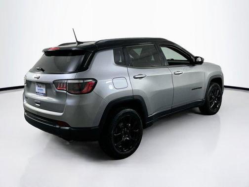 Billet Silver Metallic Clearcoat 2022 Jeep Compass Latitude