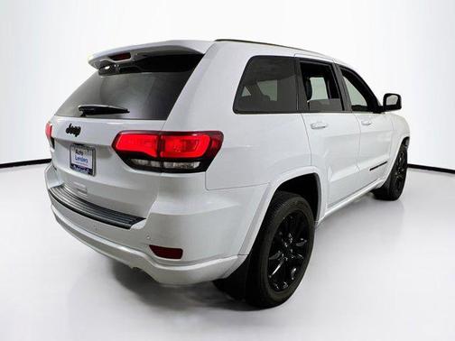 2022 Jeep Grand Cherokee Laredo