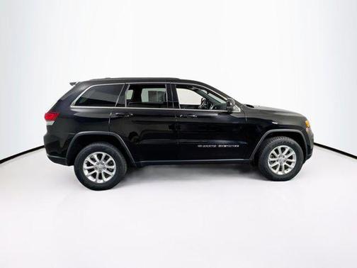 2022 Jeep Grand Cherokee Laredo