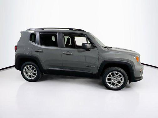 Sting-Gray Clearcoat 2022 Jeep Renegade Latitude