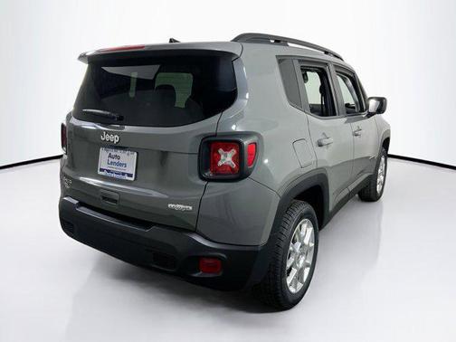 Sting-Gray Clearcoat 2022 Jeep Renegade Latitude