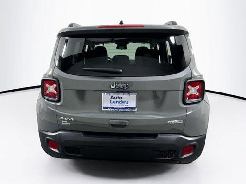 Sting-Gray Clearcoat 2022 Jeep Renegade Latitude