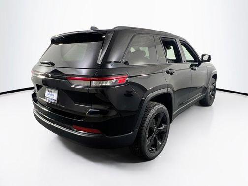 2022 Jeep Grand Cherokee Altitude