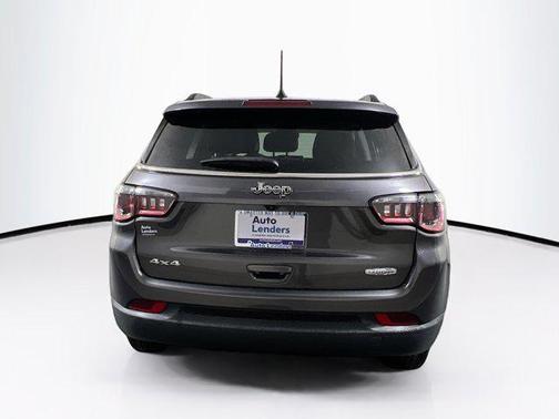 Granite Crystal Metallic Clearcoat 2022 Jeep Compass Latitude