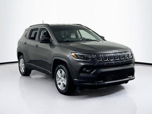 Granite Crystal Metallic Clearcoat 2022 Jeep Compass Latitude