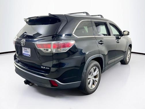 Attitude Black Metallic 2015 Toyota Highlander XLE