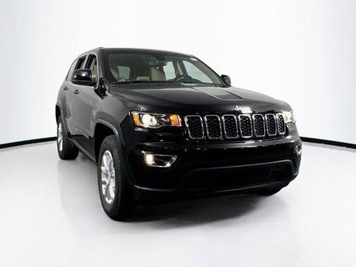 2022 Jeep Grand Cherokee Laredo