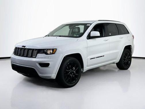 2022 Jeep Grand Cherokee Laredo
